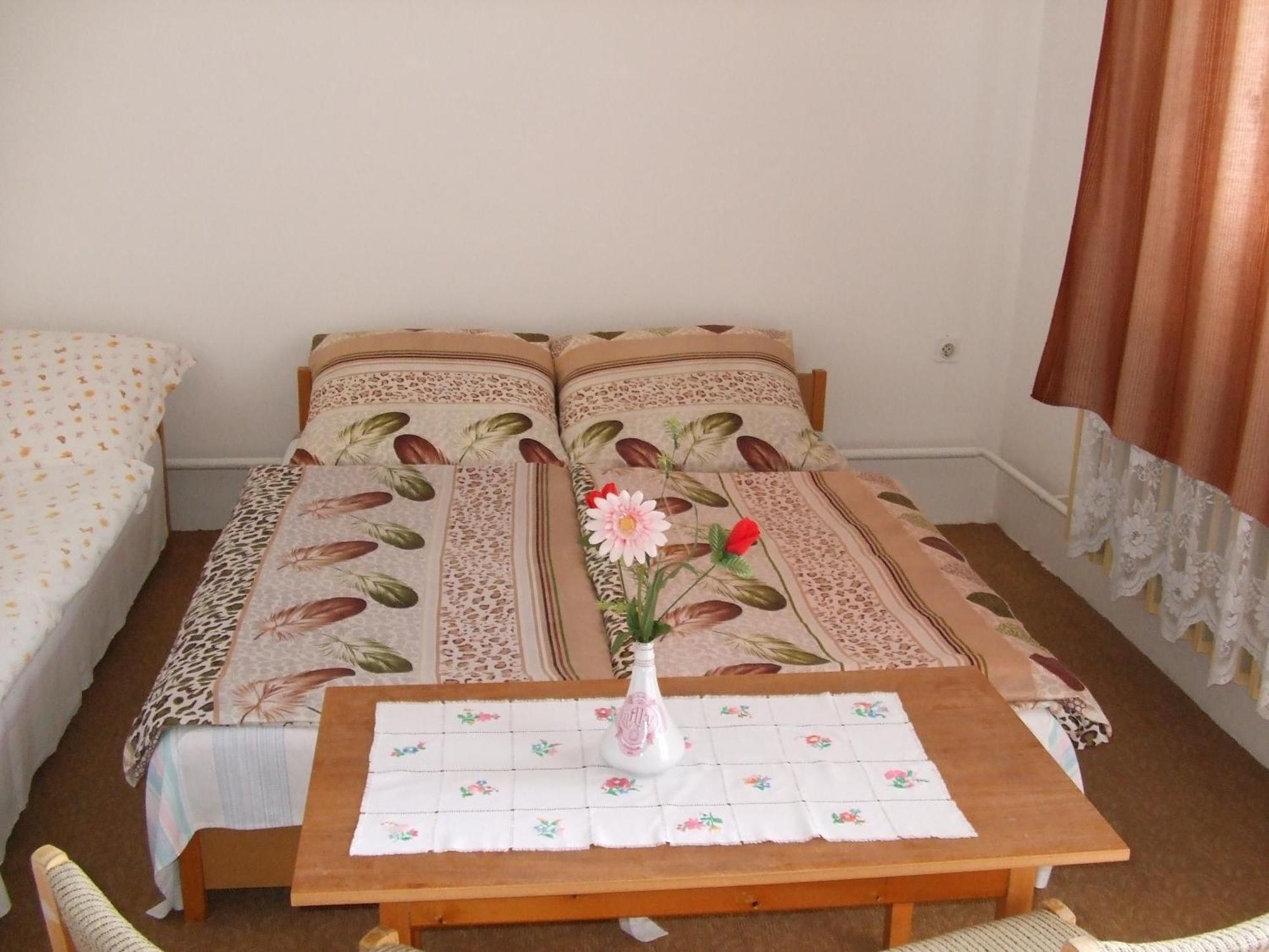 Napfeny Vendeghaz Apartment Miskolc Room photo
